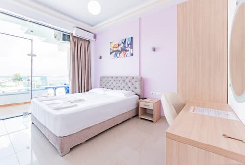 The City Gate Hotel, 