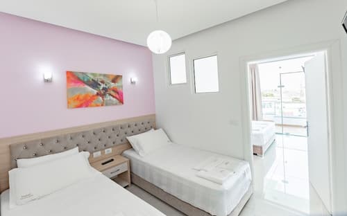 The City Gate Hotel, Room