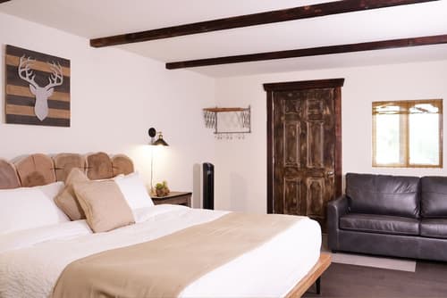 Paradise Village Hotel, Room