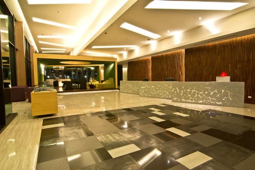 TSix5 Quarter, Lobby