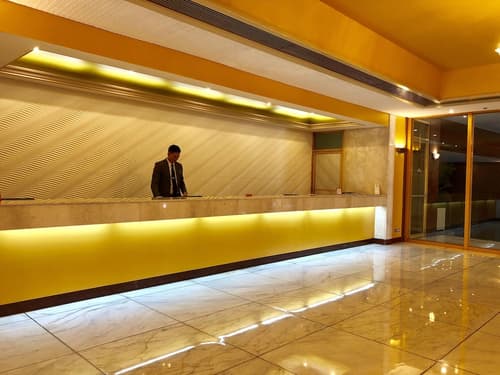 Manila Prince Hotel, Reception