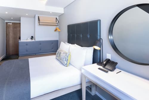 Stayeasy Cape Town City Bowl, Room