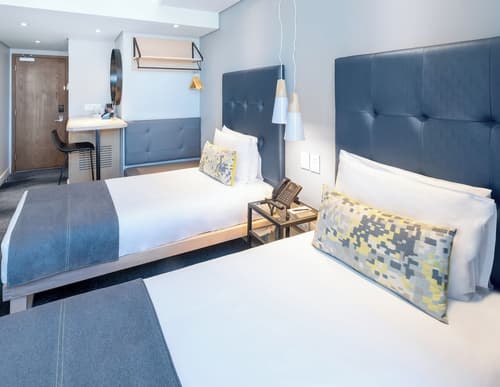 Stayeasy Cape Town City Bowl, Room