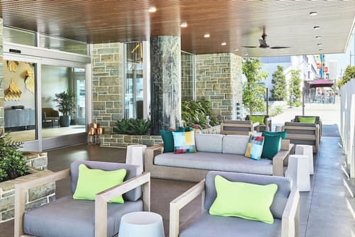 AC Hotel by Marriott Beverly Hills, Lobby