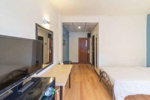 Intown Residence, Room