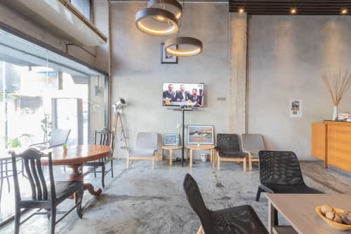 Intown Residence, Lobby sitting area