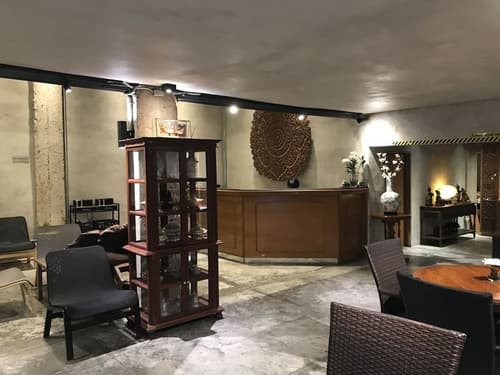 Intown Residence, Lobby