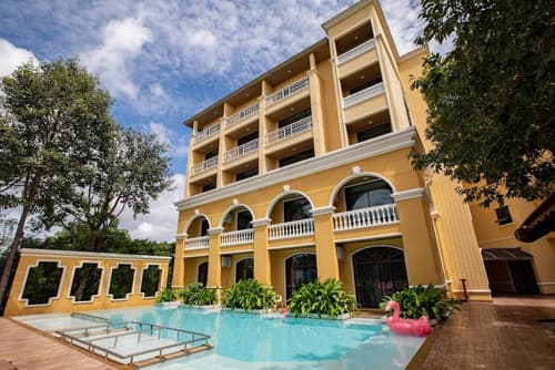 The Pineapple Hotel, Primary image