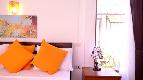 Lolita Bungalow, Room