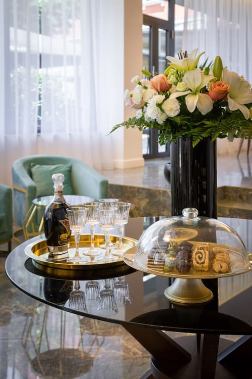 Hotel Corner, Bar (on property)