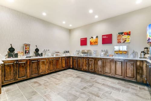 Comfort Suites North Tupelo, Breakfast area