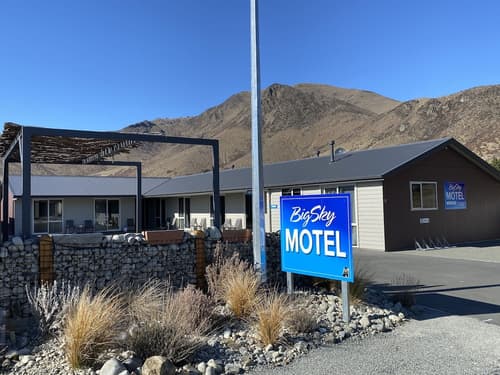 BigSky Motels, Front of property