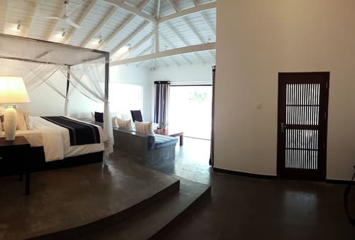 Suite Lanka, Room