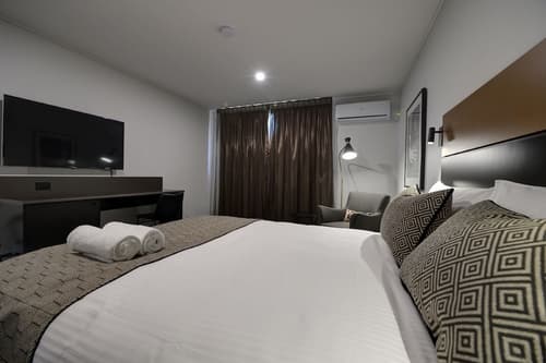 CBD Motor Inn, Room