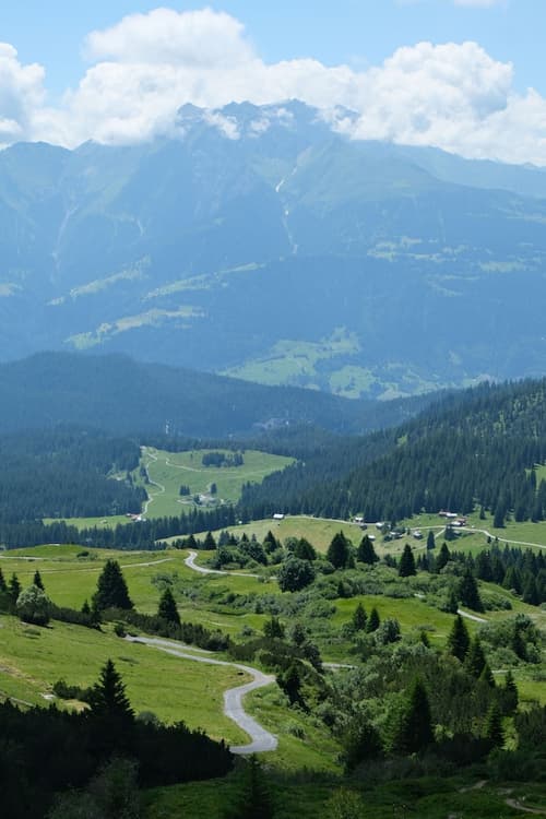 Me and All Hotel Flims, by Hyatt, Tennis court