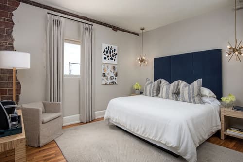 The Stricklin Hotel, Room