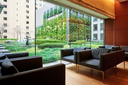 Marunouchi Hotel, Lobby