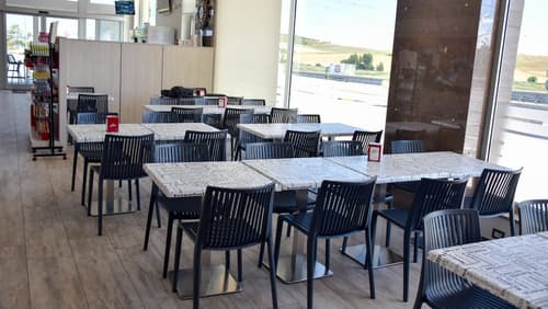 La Sosta Motel, Family dining