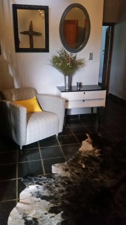 Port Del Mar Luxury Guesthouse, Lobby sitting area