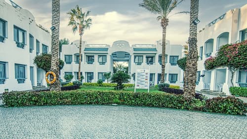 Falcon Hills Hotel, Room