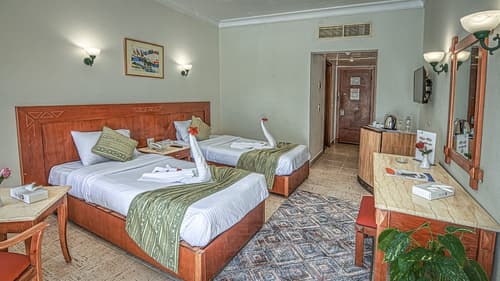 Falcon Hills Hotel, Room