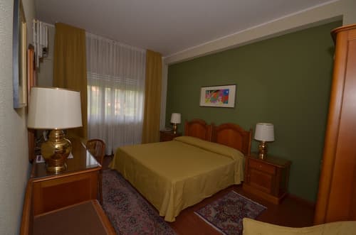 Garden Hotel, Room
