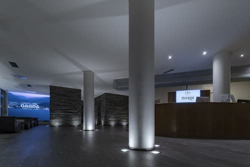 Lake Front Hotel Mirage, Lobby