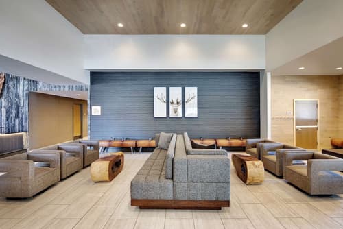 Highline Vail - a DoubleTree by Hilton, Lobby