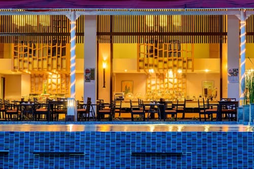 Peach Blossom Resort, Bar (on property)