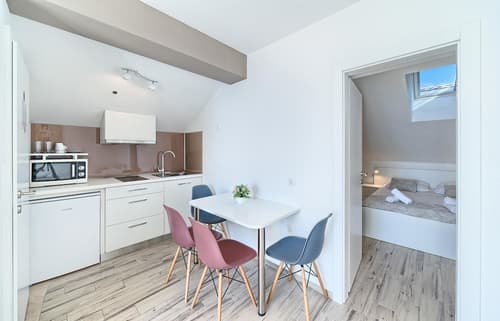 Stipe Residence, Room