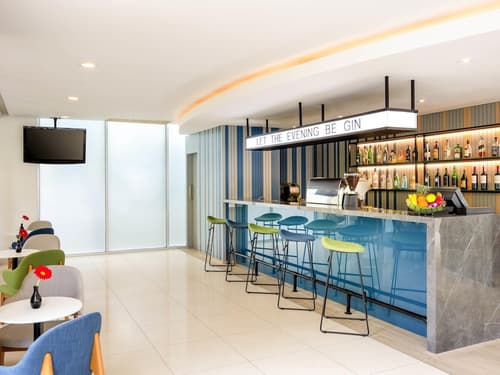 ibis Bangkok Sathorn, Bar (on property)