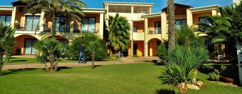 Hotel Santa Gilla, Property entrance