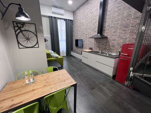 Residence Star, Primary image