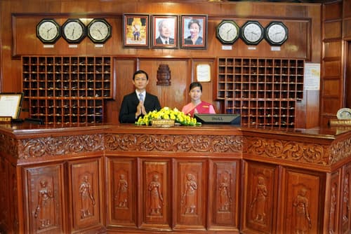 Angkor Hotel, Reception