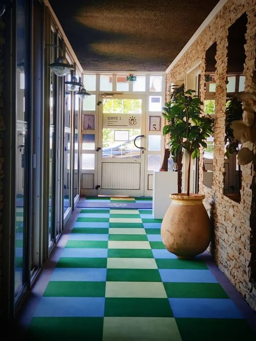 Sud Hotel, Reception