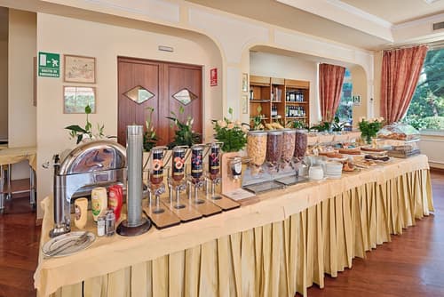 Hotel Paradiso, Restaurant