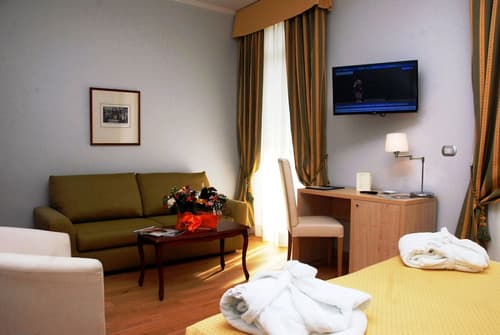 Hotel Paradiso, Room