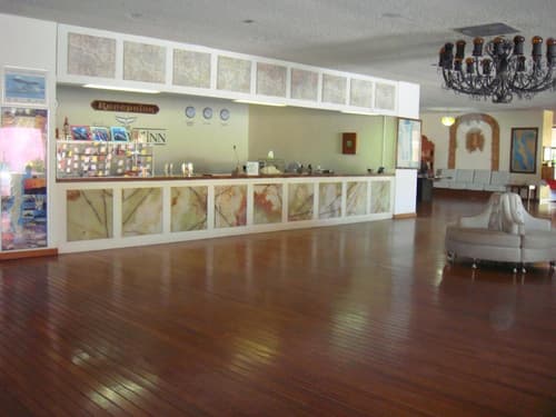 The Halfwaiy Inn, Lobby