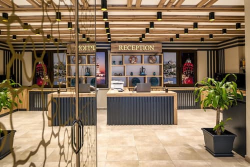 Hotel Kupeli, Reception