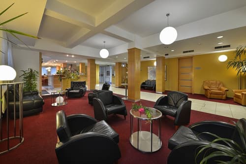 EA Hotel Populus, Reception