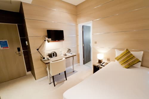 The Wesley Euston, Room