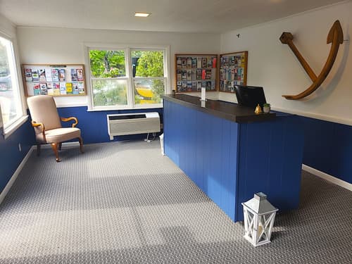 Anchorage Motel, Lobby