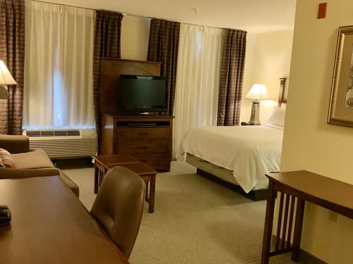 Staybridge Suites Albuquerque - Airport by IHG, Room