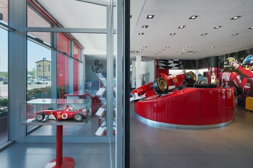 Hotel Maranello Village, Lobby