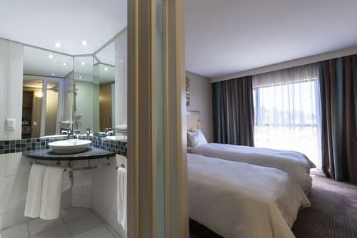Holiday Inn Express Sandton Woodmead by IHG, Room