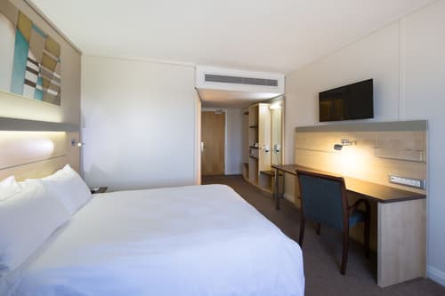 Holiday Inn Express Sandton Woodmead by IHG, Room