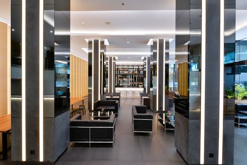 Hotel Royal Bangkok, Lobby sitting area