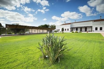 Alentejo Star Hotel, Property grounds