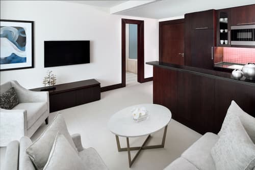 Address Downtown, Room