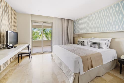 Privilege Aluxes Isla Mujeres Adults Only, Room